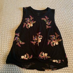 Floral Front Knot Tank Top Size XL